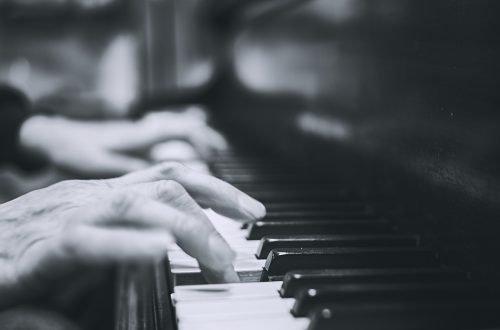 klawisze od fortepianu